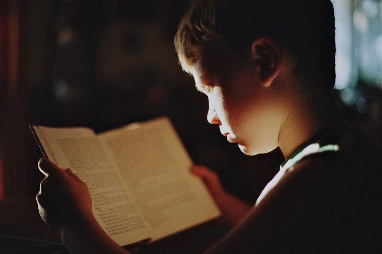 How to Use Technology to Support Reading Comprehension